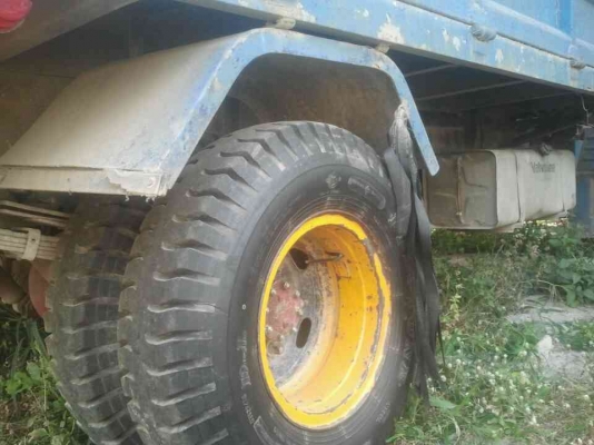 อีซูซุ  หกล้อดั๊ม