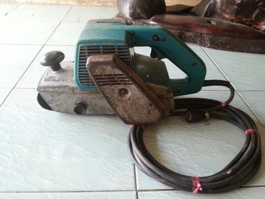 ขายเครื่องขัดกระดาษแบบสายพานรถถังยี่ห้อmakitaรุ่น9401ขนาด4นิ้วพร้อมใช้งานครับ ขายเครื่องขัดกระดาษแบบสายพานรถถังยี่ห้อmakitaรุ่น9401ขนาด4นิ้วพร้อมใช้งานครับ