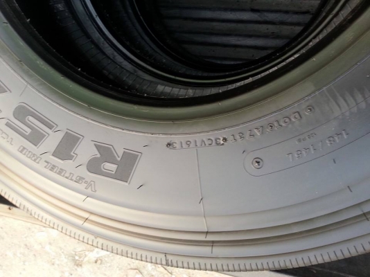 ขายยางbridgestone 11R22.5สวยๆ
