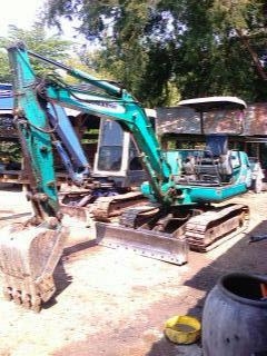 รถขุด KOMATSU PC30-7 รุ่นพิเศษ มีลายแย๊กซ์ มีเอกสารอินวอยล์