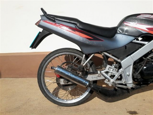 ขายบีท 110 ทะเบียนพร้อมโอนรถปี 38 ภาษีขาดปี 45 เครื่องเดิมยังไม่เคยแกะ 5900 บาท