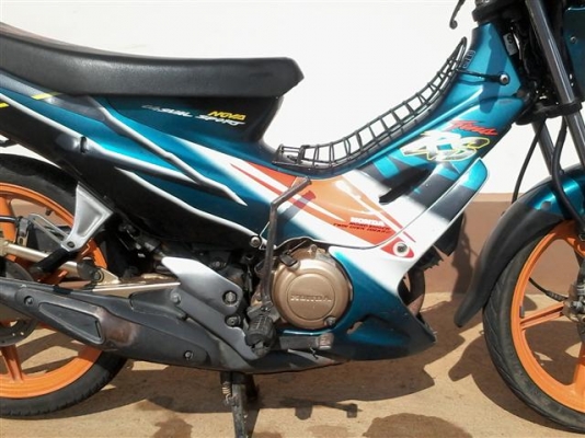 ขายเทน่าล้อแม็กทะเบียนพร้อมโอนรถปี 40 ภาษีพึ่งขาดรถเดิมพร้อมใช้ ขาย 8500 บาท