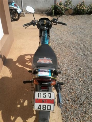 ขายเทน่าล้อแม็กทะเบียนพร้อมโอนรถปี 40 ภาษีพึ่งขาดรถเดิมพร้อมใช้ ขาย 8500 บาท