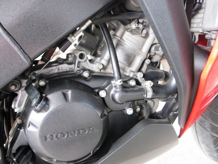 ขายhonda CBR150 R สภาพกริ๊บๆเอกสารครบพร้อมโอน