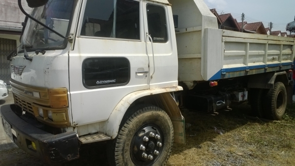 (คุณเบียร์..ลพบุรีเอาไปแล้วครับ)..6ล้อดั้ม185แรง FF173KA รถสวยสภาพดี ห้างแท้ ดั้มสามิตร ยาง900-20 เล่มพร้อม