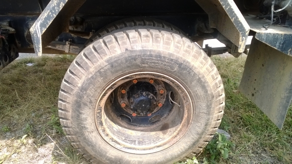 (คุณเบียร์..ลพบุรีเอาไปแล้วครับ)..6ล้อดั้ม185แรง FF173KA รถสวยสภาพดี ห้างแท้ ดั้มสามิตร ยาง900-20 เล่มพร้อม