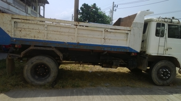 (คุณเบียร์..ลพบุรีเอาไปแล้วครับ)..6ล้อดั้ม185แรง FF173KA รถสวยสภาพดี ห้างแท้ ดั้มสามิตร ยาง900-20 เล่มพร้อม