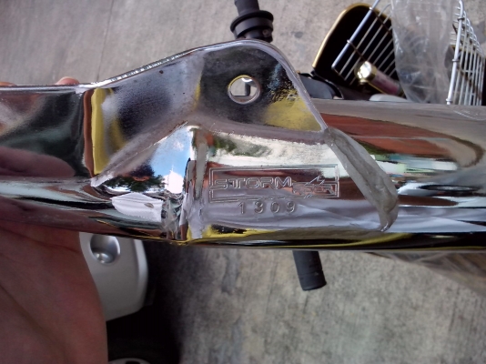 ขายท่อสภาพสวยใส่ wave100 ลดราคาเเล้วคับ(ด่วนๆ)