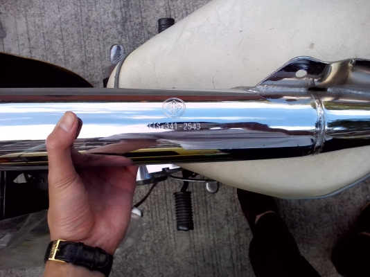 ขายท่อสภาพสวยใส่ wave100 ลดราคาเเล้วคับ(ด่วนๆ)