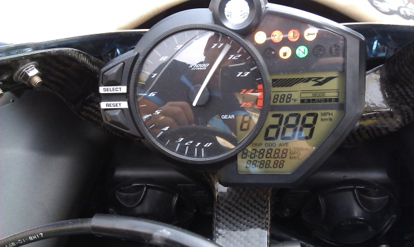 ขาย R1 ปี 2010 สพม.แท้ครับ เครื่องดีระบบไฟปกติ สวยจบ แลกเทรินได้ ขาย R1 ปี 2010 สพม.แท้ครับ เครื่องดีระบบไฟปกติ สวยจบ แลกเทรินได้