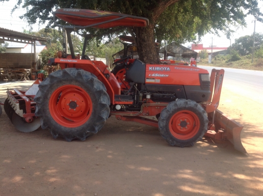 ปัญญาแทรคเตอร์มาแล้ว...นางฟ้า ครับ รถไร่แท้ๆ ไม่เคยลงน้ำ คูโบต้า L4508 DI  พร้อมใบมีดคานล่างFD183F ผาน6x24 CMT ทำงาน 970 ชม. จัดส่ง ต. วังหามแห อ.ขานุฯ จ.กำแพงเพชร