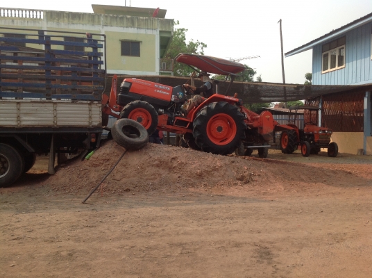 ปัญญาแทรคเตอร์มาแล้ว...นางฟ้า ครับ รถไร่แท้ๆ ไม่เคยลงน้ำ คูโบต้า L4508 DI  พร้อมใบมีดคานล่างFD183F ผาน6x24 CMT ทำงาน 970 ชม. จัดส่ง ต. วังหามแห อ.ขานุฯ จ.กำแพงเพชร