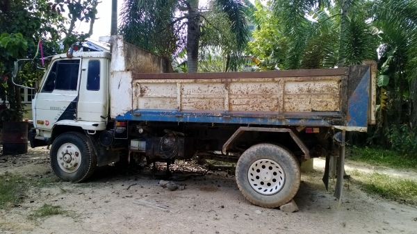 6ล้อดั้มNISSAN UD 180แรง เดิมบาง เครื่องเดิมยกลงฟิตใหม่อย่างดี...