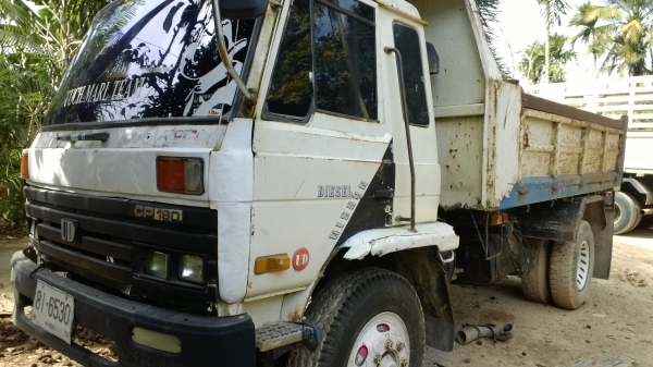 6ล้อดั้มNISSAN UD 180แรง เดิมบาง เครื่องเดิมยกลงฟิตใหม่อย่างดี...