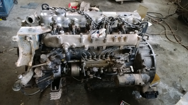 6ล้อดั้มNISSAN UD 180แรง เดิมบาง เครื่องเดิมยกลงฟิตใหม่อย่างดี...