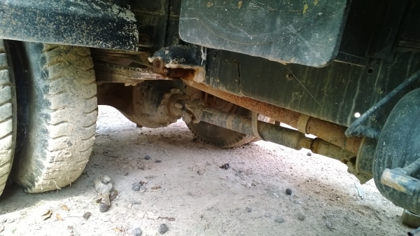 6ล้อดั้มNISSAN UD 180แรง เดิมบาง เครื่องเดิมยกลงฟิตใหม่อย่างดี...