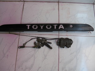 มือเปิดฝาท้ายรถตู้ หัวจรวด