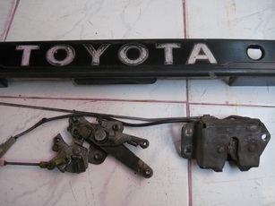 มือเปิดฝาท้ายรถตู้ หัวจรวด มือเปิดฝาท้ายรถตู้ หัวจรวด