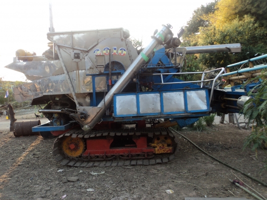 รถเกี่ยวข้าวบางไทร