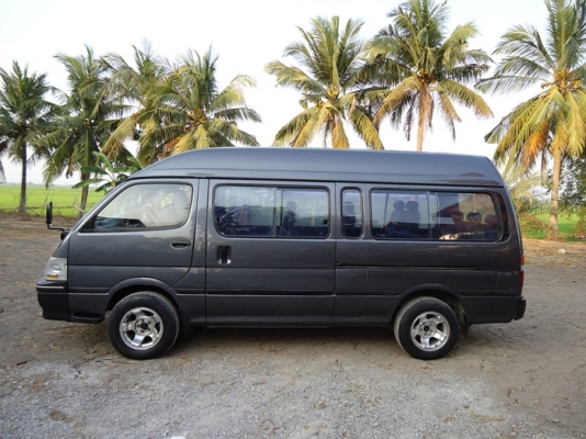 รถตู้  Toyota commuter  หลังคาสูง ช่วงยาว  ขับดี เอกสารพร้อมโอน