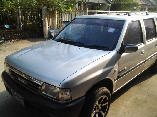 ISUZU Adventure สีบรอนซ์เงินขายไปถูกๆ ISUZU Adventure สีบรอนซ์เงินขายไปถูกๆ