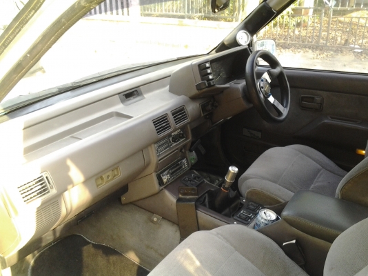 ISUZU Adventure สีบรอนซ์เงินขายไปถูกๆ ISUZU Adventure สีบรอนซ์เงินขายไปถูกๆ