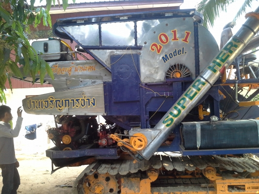 เสร็จแล้วครับพร้อมส่ง ขายปานเจริญ เดิน 12 HTเครื่อง มิตซู+turbo (235 แรง) โซ่ D3 ข้   โรลเลอร์ D3 12 ลูก หน้าเกี่ยว 3 เมตร อุ้มเลด 2.5 ตัน