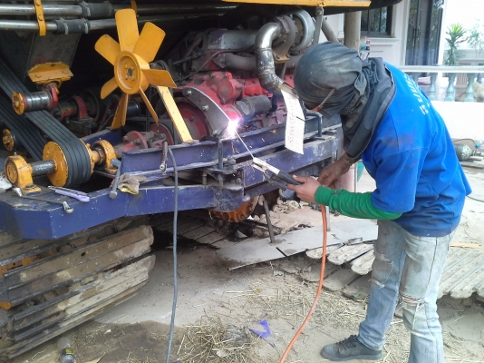 เสร็จแล้วครับพร้อมส่ง ขายปานเจริญ เดิน 12 HTเครื่อง มิตซู+turbo (235 แรง) โซ่ D3 ข้   โรลเลอร์ D3 12 ลูก หน้าเกี่ยว 3 เมตร อุ้มเลด 2.5 ตัน