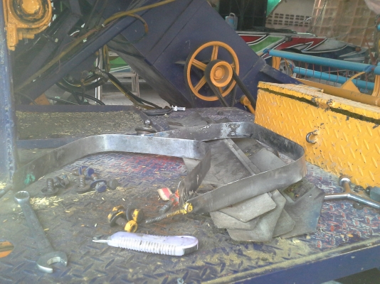 เสร็จแล้วครับพร้อมส่ง ขายปานเจริญ เดิน 12 HTเครื่อง มิตซู+turbo (235 แรง) โซ่ D3 ข้   โรลเลอร์ D3 12 ลูก หน้าเกี่ยว 3 เมตร อุ้มเลด 2.5 ตัน