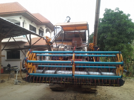 เสร็จแล้วครับพร้อมส่ง ขายปานเจริญ เดิน 12 HTเครื่อง มิตซู+turbo (235 แรง) โซ่ D3 ข้   โรลเลอร์ D3 12 ลูก หน้าเกี่ยว 3 เมตร อุ้มเลด 2.5 ตัน