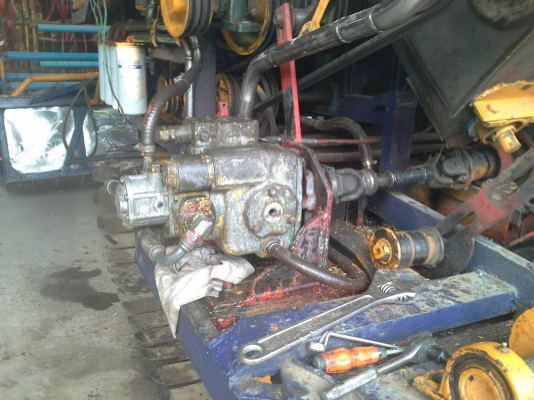 เสร็จแล้วครับพร้อมส่ง ขายปานเจริญ เดิน 12 HTเครื่อง มิตซู+turbo (235 แรง) โซ่ D3 ข้   โรลเลอร์ D3 12 ลูก หน้าเกี่ยว 3 เมตร อุ้มเลด 2.5 ตัน