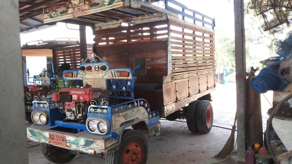 ***ขายแล้วครับขอบคุณ Truck2hand ขายแต๋น6ล้อช่วงล่างใหญ่ เครื่องKUBOTA ET11แรง เครื่องดีแรง ติดง่าย ช่วงล่าง คานหน้า+เฟืองท้าย KS เกียร์BU คัสซีหน้า5 สโลวกลาง ยางดี6เส้น กระบะพื้นไม้คอกไม้สูงสภาพสวย ไม่ผุไม่หัก พร้อมใช้ พร้อมลุยงาน เอกสารเล่มทะเบียนครบ ราค