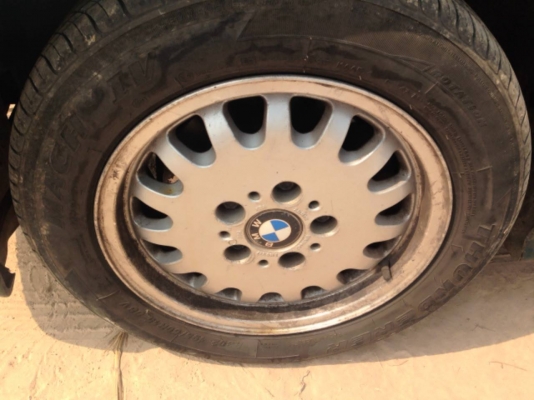 **160,000 บ.ต่อรอง**ขาย รถเก๋ง BMW 318i โฉม นกแก้ว ปี35/92 วางJติดแก๊สLPG ลงเล่ม เครื่องแรง ประหยัด เกียร์ ออโต้ สีสันดี ภายในสวยเบาะหนังแท้ เครื่องเสียงเต็ม ล้อแม็ก ยางดี4เส้น พร้อมใช้งาน ทะเบียนเต็ม เอกสารครบ ราคาต่อรองได้เด้อ พี่น้องครับ