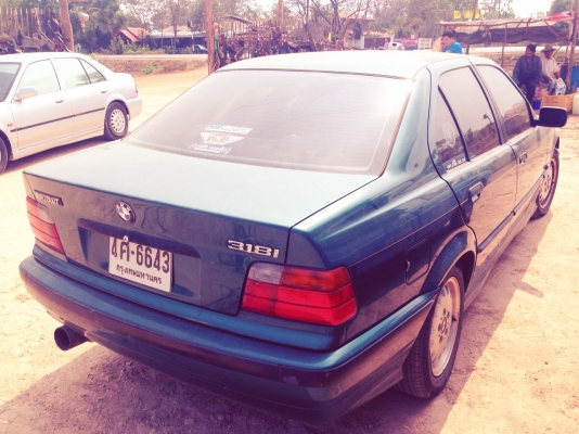 **160,000 บ.ต่อรอง**ขาย รถเก๋ง BMW 318i โฉม นกแก้ว ปี35/92 วางJติดแก๊สLPG ลงเล่ม เครื่องแรง ประหยัด เกียร์ ออโต้ สีสันดี ภายในสวยเบาะหนังแท้ เครื่องเสียงเต็ม ล้อแม็ก ยางดี4เส้น พร้อมใช้งาน ทะเบียนเต็ม เอกสารครบ ราคาต่อรองได้เด้อ พี่น้องครับ