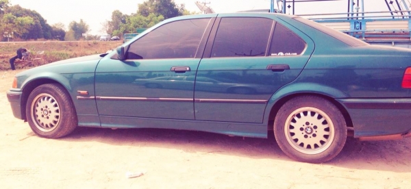 **160,000 บ.ต่อรอง**ขาย รถเก๋ง BMW 318i โฉม นกแก้ว ปี35/92 วางJติดแก๊สLPG ลงเล่ม เครื่องแรง ประหยัด เกียร์ ออโต้ สีสันดี ภายในสวยเบาะหนังแท้ เครื่องเสียงเต็ม ล้อแม็ก ยางดี4เส้น พร้อมใช้งาน ทะเบียนเต็ม เอกสารครบ ราคาต่อรองได้เด้อ พี่น้องครับ