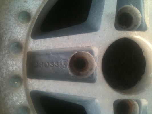 แม็ก cross ขอบ 13 กว้าง 6 นิ้ว 4 รู 114 พร้อมยาง 4,500 บาท