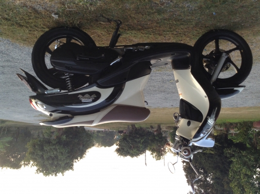 ธารนนทบุรี//ขาย yamaha fino ไมค์แยก สวยๆเครื่องดีมากๆ ชุดสีสวย ราคา25,000บาท ทะเบียนพร้อมโอน