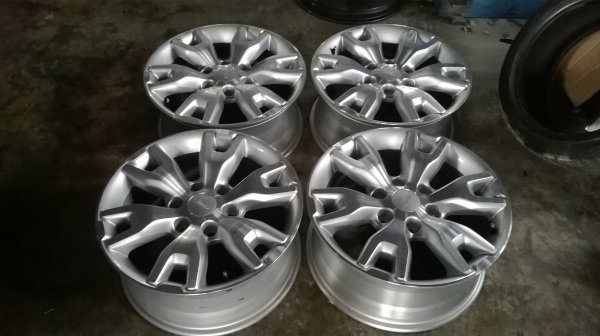 ล้อFORDขอบ18 ถอดป้ายแดงชุดละ13500