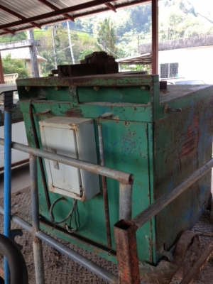 เครื่องดัดเหล็กตัวใหญ่สภาพพร้อมใช้งานครับตัวใหญ่ครับ ใช้ไฟ 3 เฟสครับเบิกใหม่รุ่นนี้แสนกว่าครับราคานี้คุ้มครับ