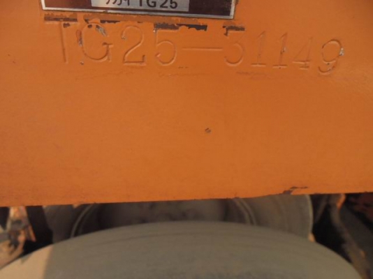 ขายรถบดหน้าเหล็กหลังยาง SAKAI TG25 สภาพสวย