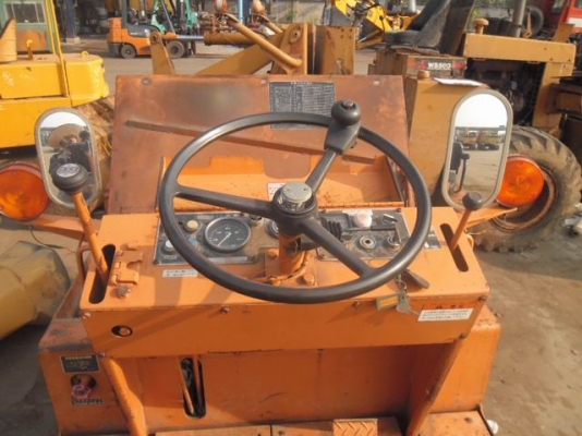 ขายรถบดหน้าเหล็กหลังยาง SAKAI TG25 สภาพสวย