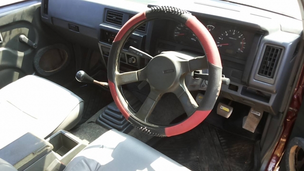 ***ขายแล้วครับขอบคุณ Truck2hand ขายกระบะแค็ป NISSAN BIG-M BD25 ฝาแดงยอดนิยม ปี38/95จอเหลี่ยม เครื่องฝาแดงเดิมๆแห้ง แรง อึด ช่วงล่างแน่นคัสซีดีเดิมไม่ปะไม่ดาม พื้นปูกระบะ หัวเก๋งไม่ผุ ภายในสวยคอนโซลครบ พ.ธรรมดา แอร์ ยางดี4เส้น สีสันสวย รถเคลียร์สีมา เก็บฝา