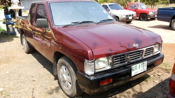 ***ขายแล้วครับขอบคุณ Truck2hand ขายกระบะแค็ป NISSAN BIG-M BD25 ฝาแดงยอดนิยม ปี38/95จอเหลี่ยม เครื่องฝาแดงเดิมๆแห้ง แรง อึด ช่วงล่างแน่นคัสซีดีเดิมไม่ปะไม่ดาม พื้นปูกระบะ หัวเก๋งไม่ผุ ภายในสวยคอนโซลครบ พ.ธรรมดา แอร์ ยางดี4เส้น สีสันสวย รถเคลียร์สีมา เก็บฝา