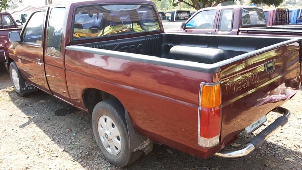 ***ขายแล้วครับขอบคุณ Truck2hand ขายกระบะแค็ป NISSAN BIG-M BD25 ฝาแดงยอดนิยม ปี38/95จอเหลี่ยม เครื่องฝาแดงเดิมๆแห้ง แรง อึด ช่วงล่างแน่นคัสซีดีเดิมไม่ปะไม่ดาม พื้นปูกระบะ หัวเก๋งไม่ผุ ภายในสวยคอนโซลครบ พ.ธรรมดา แอร์ ยางดี4เส้น สีสันสวย รถเคลียร์สีมา เก็บฝา