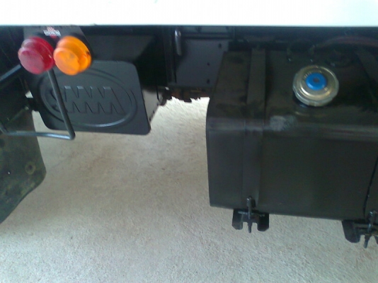 รถหกล้อ HINO รถปี 52 เครื่องยนต์ 175 แรงม้า จัดไฟแน๊นซ์ได้ 800,000 บาท.