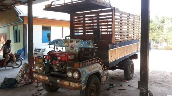 ***ขายแล้วครับขอบคุณ Truck2hand ขายแต๋น 4ล้อคอกสูง เครื่องKUBOTA ET11แรง ช่วงล่างบัดดี้ คัสซีหน้า4 เครื่องแน่นดี ติดง่าย กระบะพื้นไม้คอกไม้สูงสวยๆ ยางดี4เส้น ราคานี้พร้อมทำสี เล่มทะเบียนครบ ราคาต่อรองได้เด้อ พี่น้องครับ