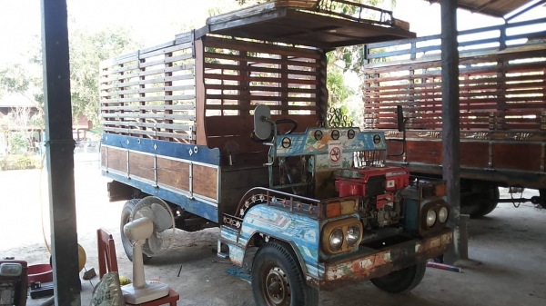 ***ขายแล้วครับขอบคุณ Truck2hand ขายแต๋น 4ล้อคอกสูง เครื่องKUBOTA ET11แรง ช่วงล่างบัดดี้ คัสซีหน้า4 เครื่องแน่นดี ติดง่าย กระบะพื้นไม้คอกไม้สูงสวยๆ ยางดี4เส้น ราคานี้พร้อมทำสี เล่มทะเบียนครบ ราคาต่อรองได้เด้อ พี่น้องครับ