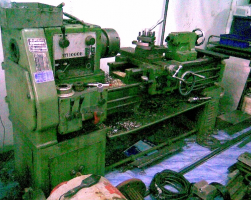 เครื่องกลึง TASHING ขนาด 6 ฟุต รุ่น 3 เพลา มีเบรก