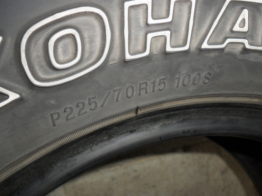 ยาง YOKOHAMA 225/70R15 ปี09 สวยๆ 1 คู่ ราคา 1800 บาท