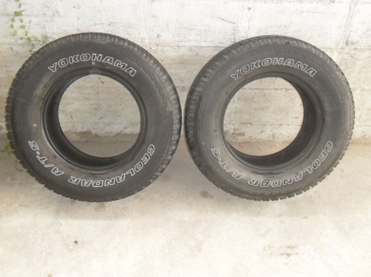 ยาง YOKOHAMA 225/70R15 ปี09 สวยๆ 1 คู่ ราคา 1800 บาท